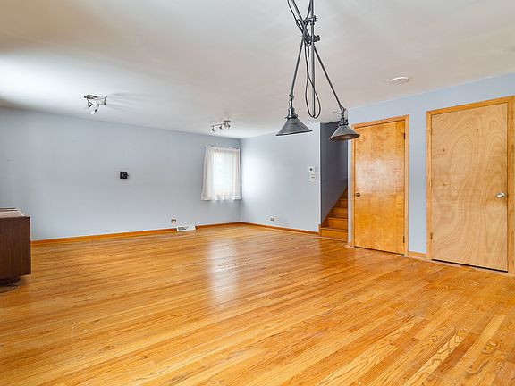 5th image of 526 S Benton St
