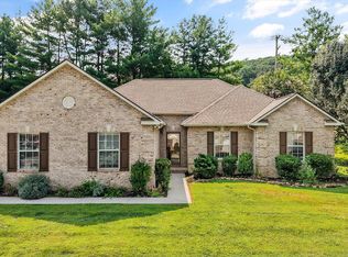 2393 Conners Creek Cir, Knoxville, TN 37932