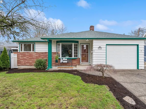 232 W Hereford St, Gladstone, OR 97027