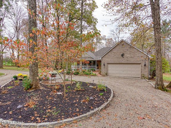 3rd image of 1019 Wooded Lake Dr