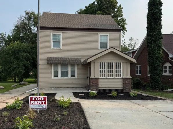 305 E 10th St, Wayne, NE 68787