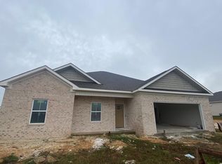 61 Olaff Rd, Cowarts, AL 36321