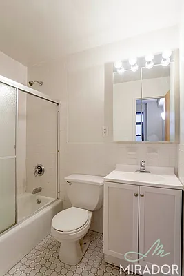 Rented by Mirador Real Estate | media 12