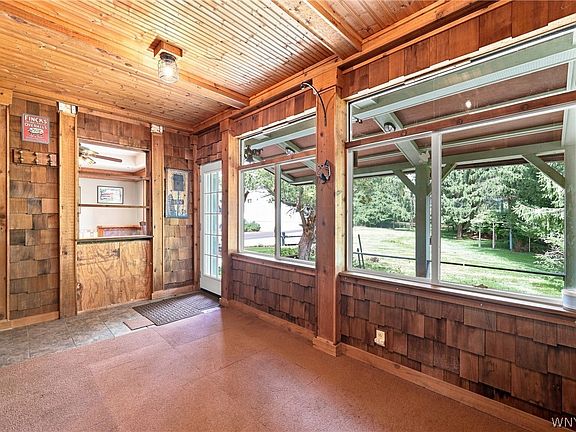 3rd image of 8742 Lower East Hill Rd