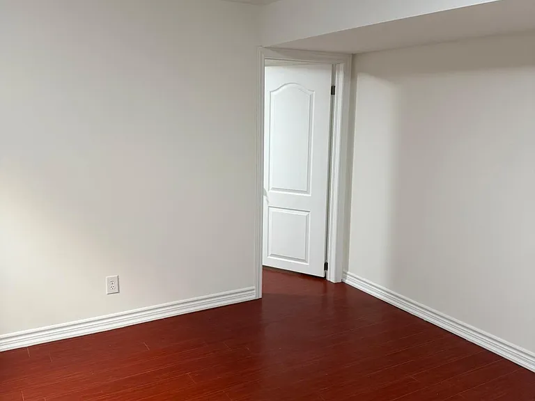 34 Tawnie Cres — Photo 8