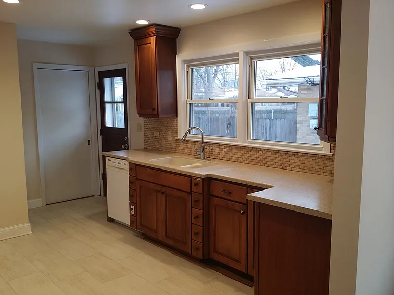 635 Parkwood Ave — Photo 6