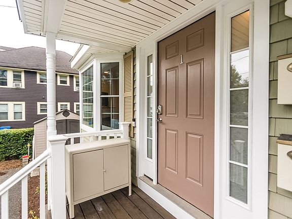 4th image of 16 Peirce St #1