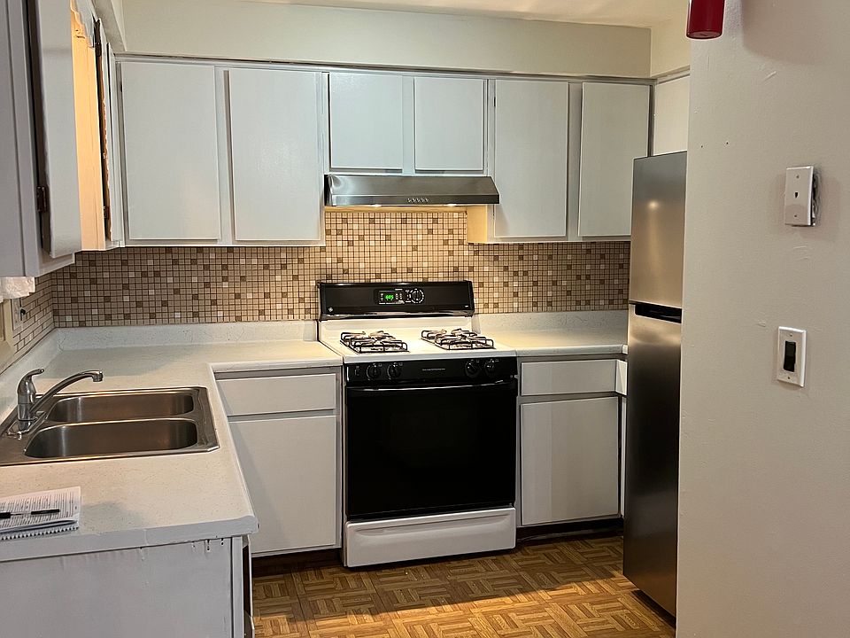 1st image of 535 Pearl Ave #6