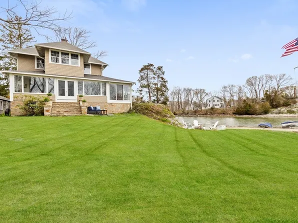 121 Downer Ave, Hingham, MA 02043