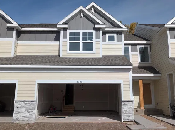4226 Hayward Ave N, Oakdale, MN 55128