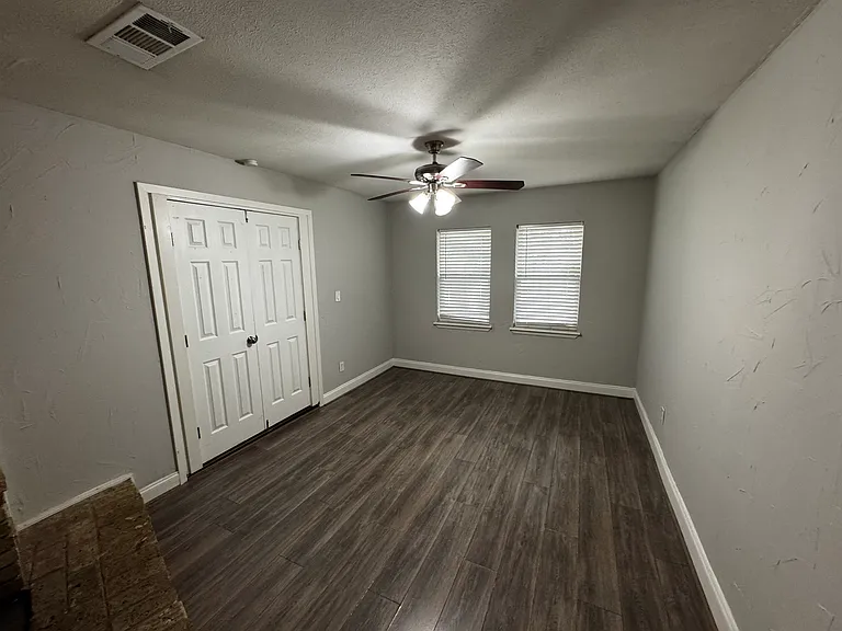 2607 Clearview Cir — Photo 15