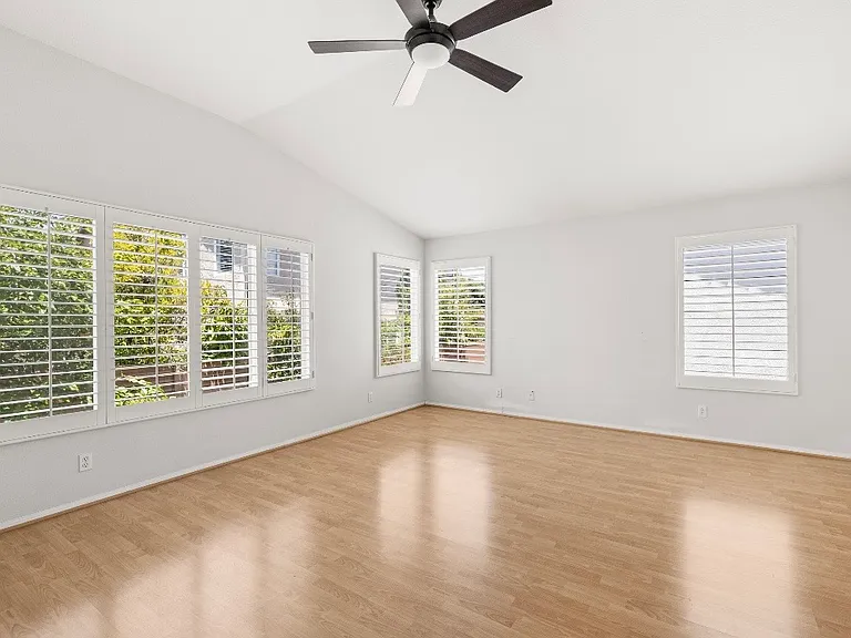 477 Fallbrook Ave — Photo 7