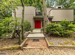 35 Sea View Ter, Highlands, NJ 07732