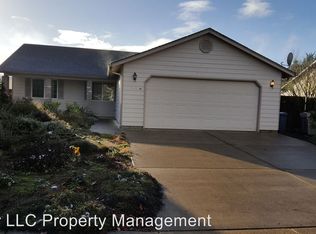 703 SE Azalea Ave, Dallas, OR 97338