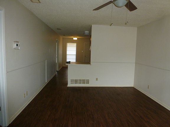 3rd image of 742 Hawn Cir