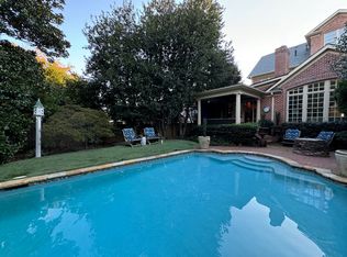 4721 Cambridge Crescent Dr, Charlotte, NC 28226