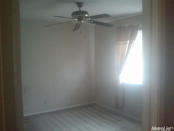 5th image of 1418 Occidental Ave Unit 2