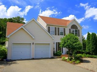 9 Willowtree Ct, Barnegat, NJ 08005