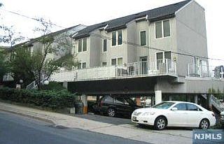 2nd image of 622 Fairview Ave APT 9