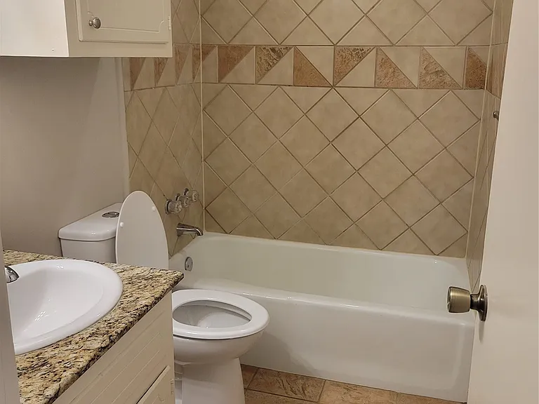 4805 W Charleston St — Photo 16
