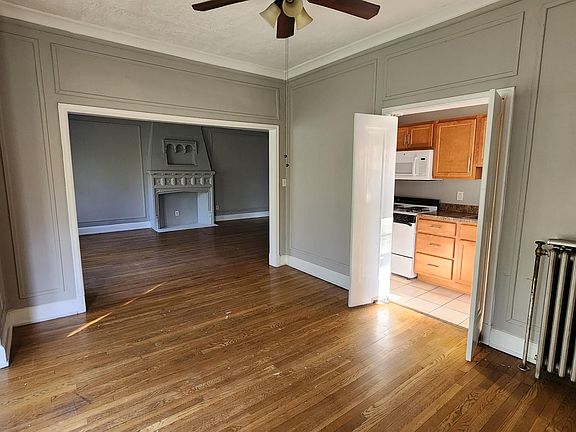 5th image of 9829 Lake Ave