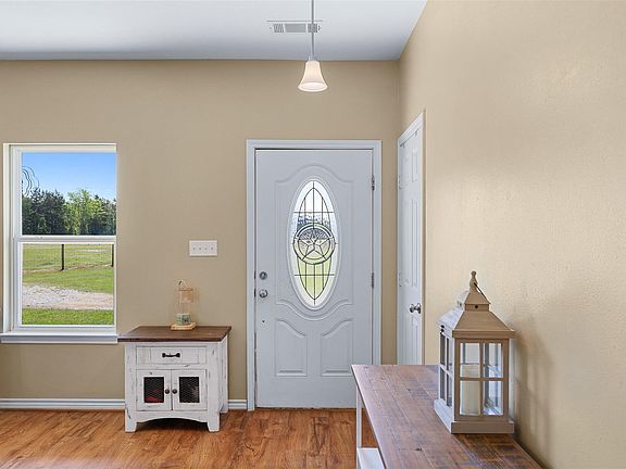 5th image of 1389 Hollis Rd