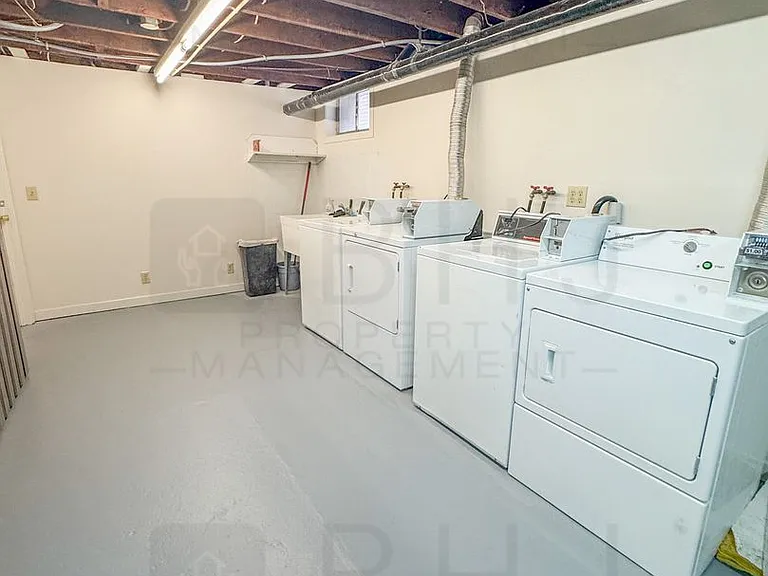 219 E Burkitt St — Photo 8