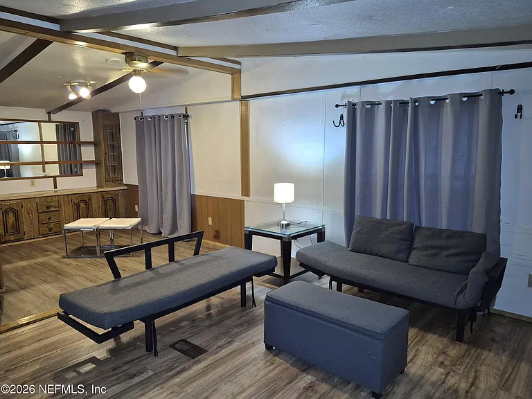 121 Cris Dr — Photo 3