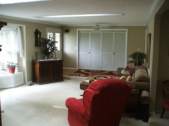 2nd image of 2507 Shirley St SE