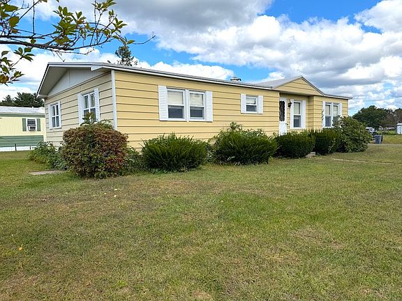 3rd image of 2 Jeffrey Ln