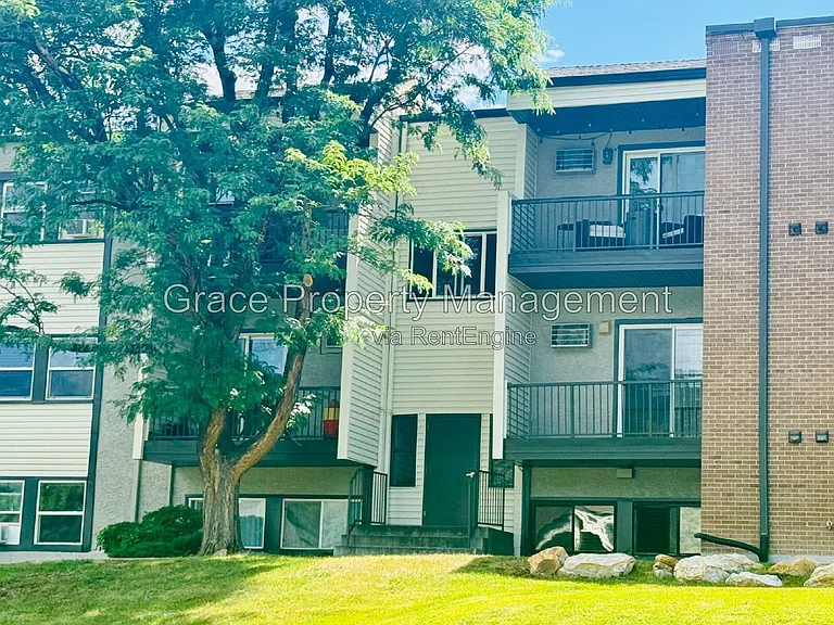 501 Golden Cir #201 — Photo 33