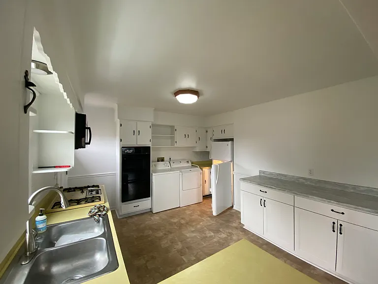 202 E Williams St — Photo 3
