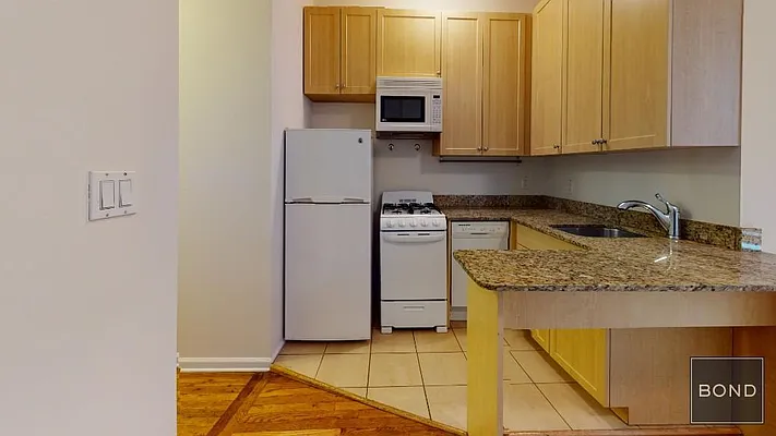 Rented by Bond New York | media 11