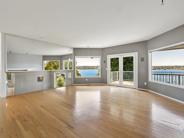 7705 W Mercer Way — Photo 12
