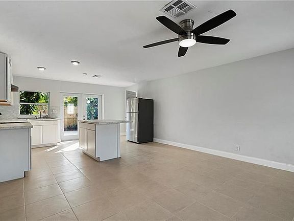 3rd image of 1598 NE 36th St