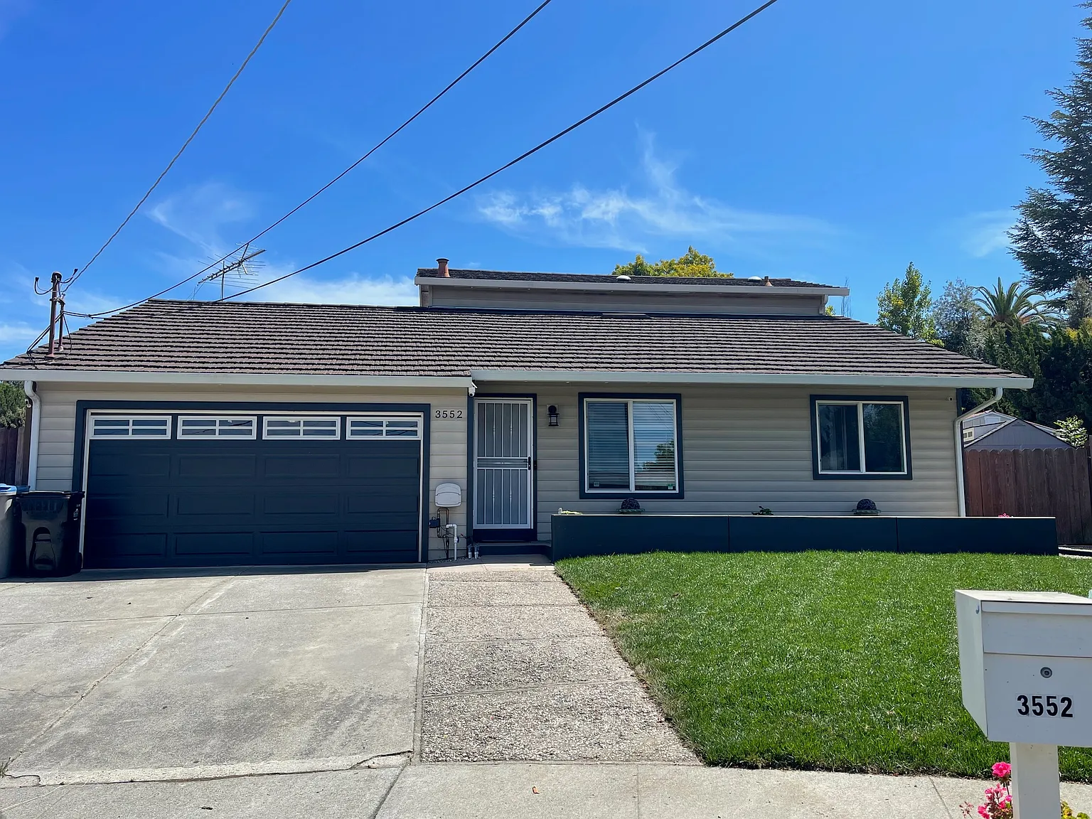 4 bed, 1650 sqft, $5,495 — Photo 1