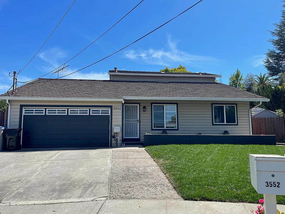 3552 Donald Ct