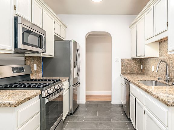 4th image of 2275 Broadway St APT 208