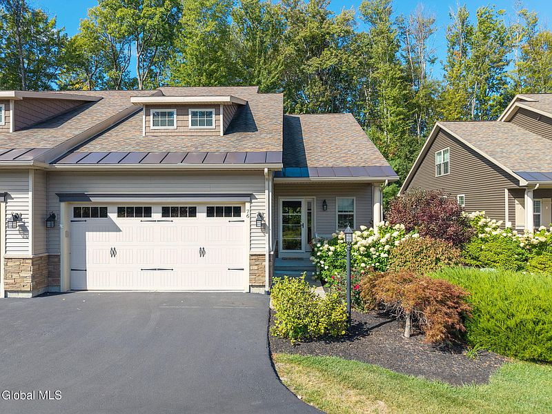 3rd image of 76 Hollandale Way