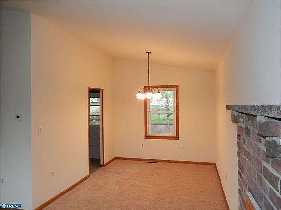 4th image of 202 Rosewood Dr