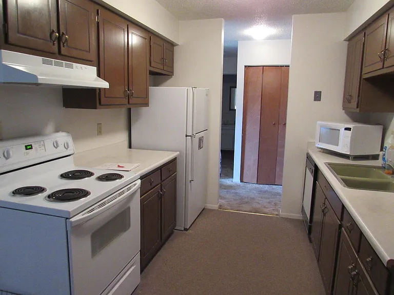 4500 S Poplar St #202 — Photo 6