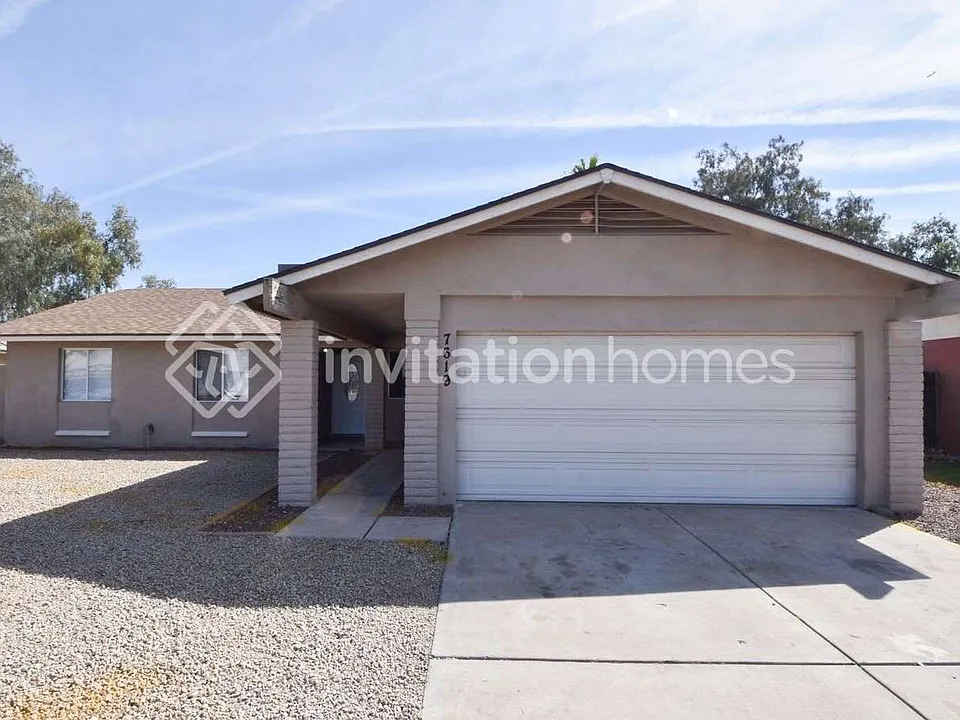 7619 W Devonshire Ave