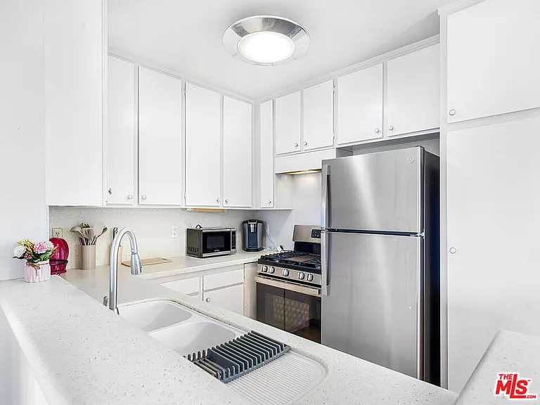 9005 Cynthia St #413 — Photo 18