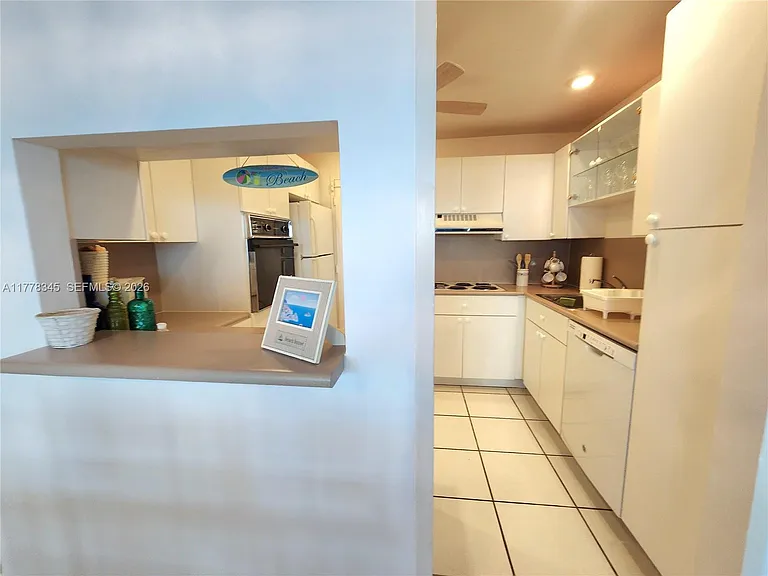 3505 S Ocean Dr #610 — Photo 9