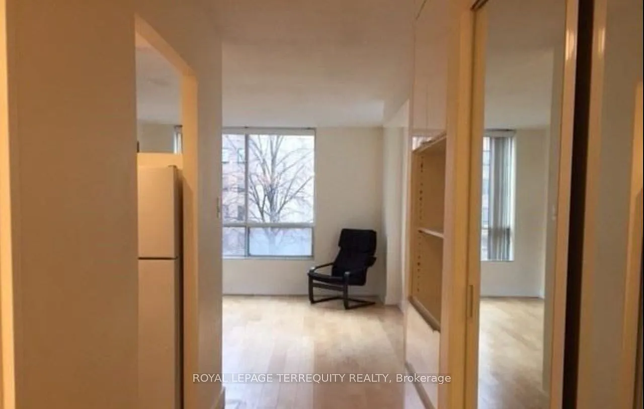 The Dunhill Club Condos — Photo 4