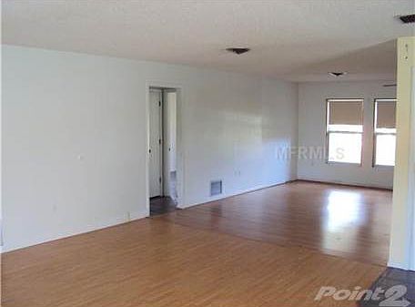 5th image of 440 Viridian St