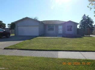 35711 Shell Dr, Sterling Heights, MI 48310