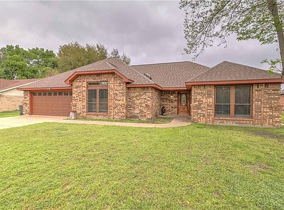 2nd image of 1021 Meadowlark Ln