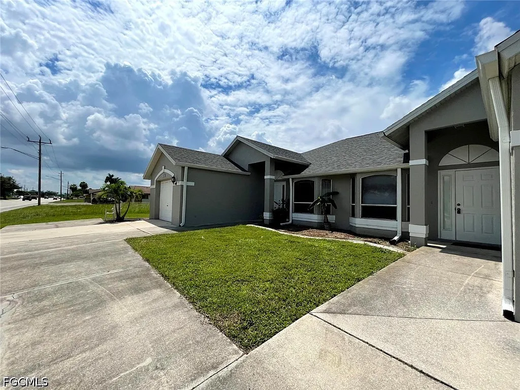 2 bed, 2.0 bath, 1023 sqft, $1,495 — Photo 2