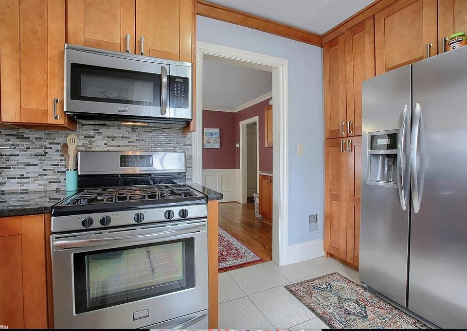 736 Gardenia Ave, photo 4